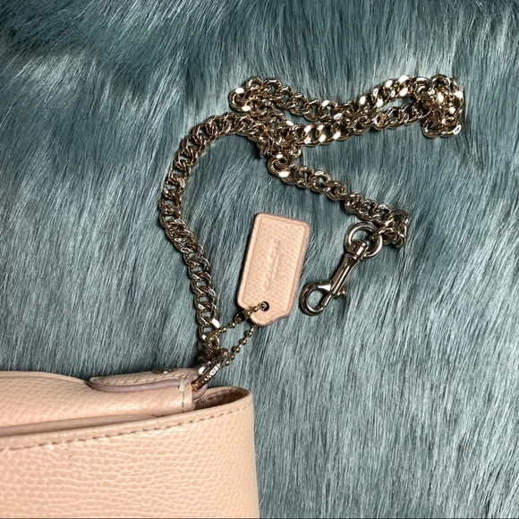 COACH beige/pink crossbody bag with chain - Picture 5 of 8